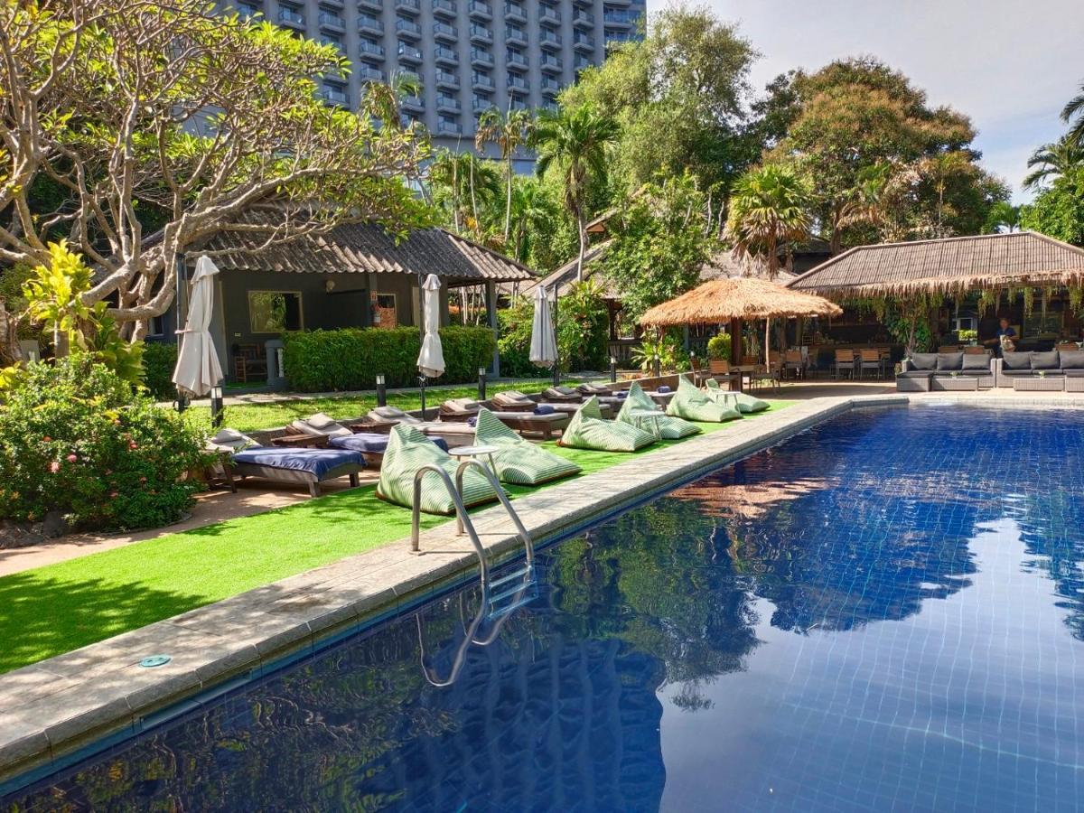 Let'S Hyde Pattaya Resort & Villas - Pool Cabanas Kültér fotó