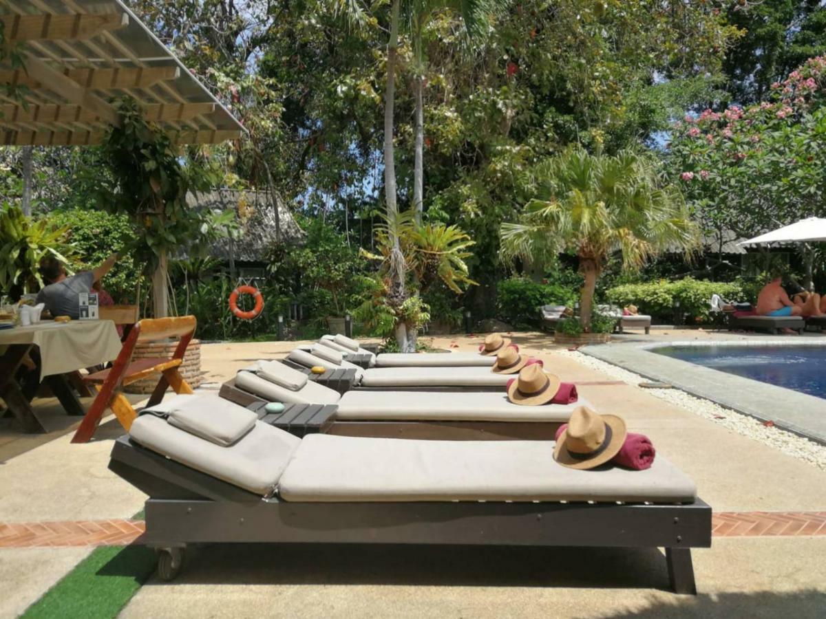 Let'S Hyde Pattaya Resort & Villas - Pool Cabanas Kültér fotó